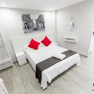 Red Loft Vista Mar Lateral , Rosas España